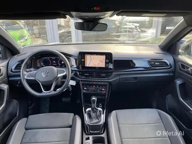 Volkswagen T-Roc view 12