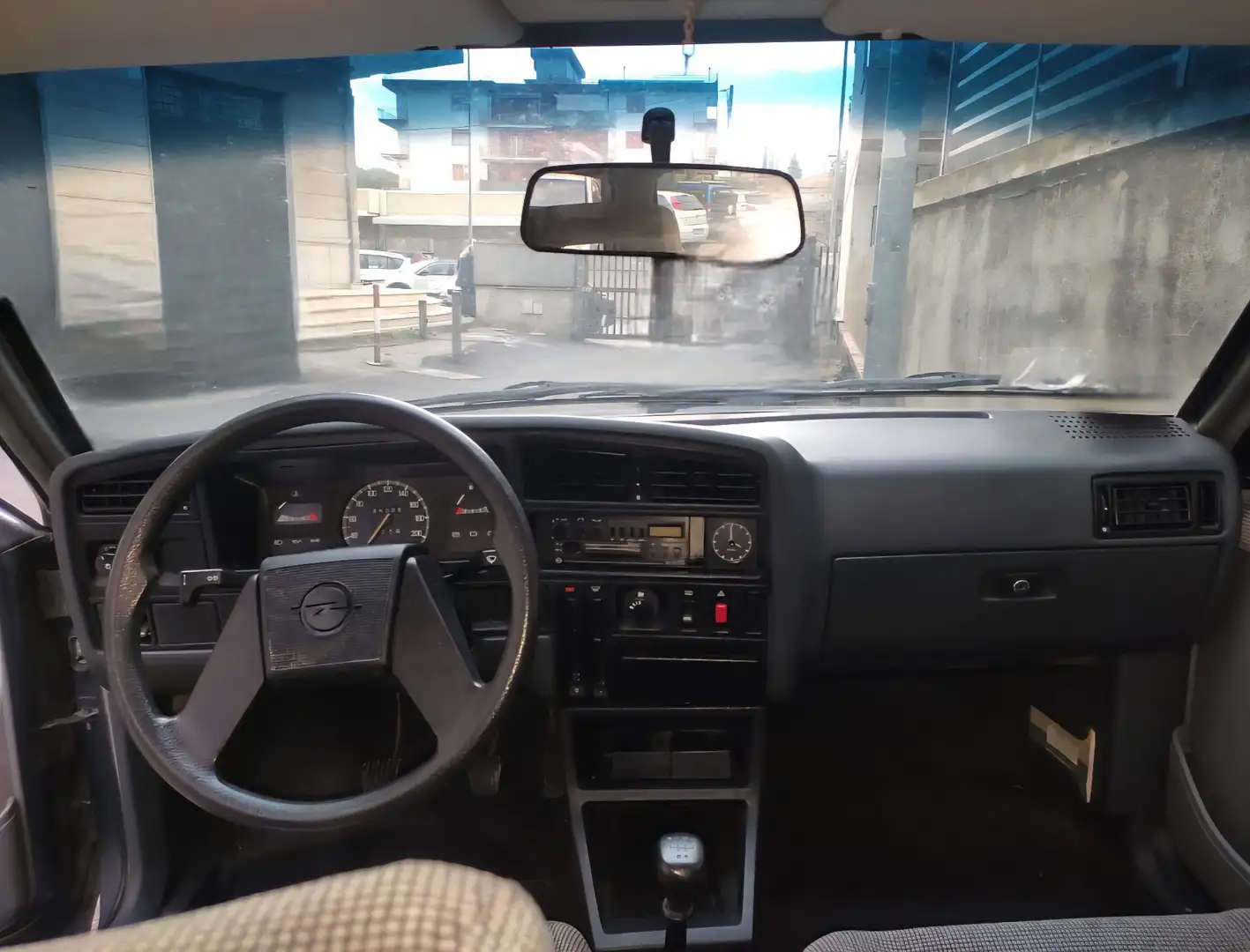 Opel Ascona 4p 1.8 - 2