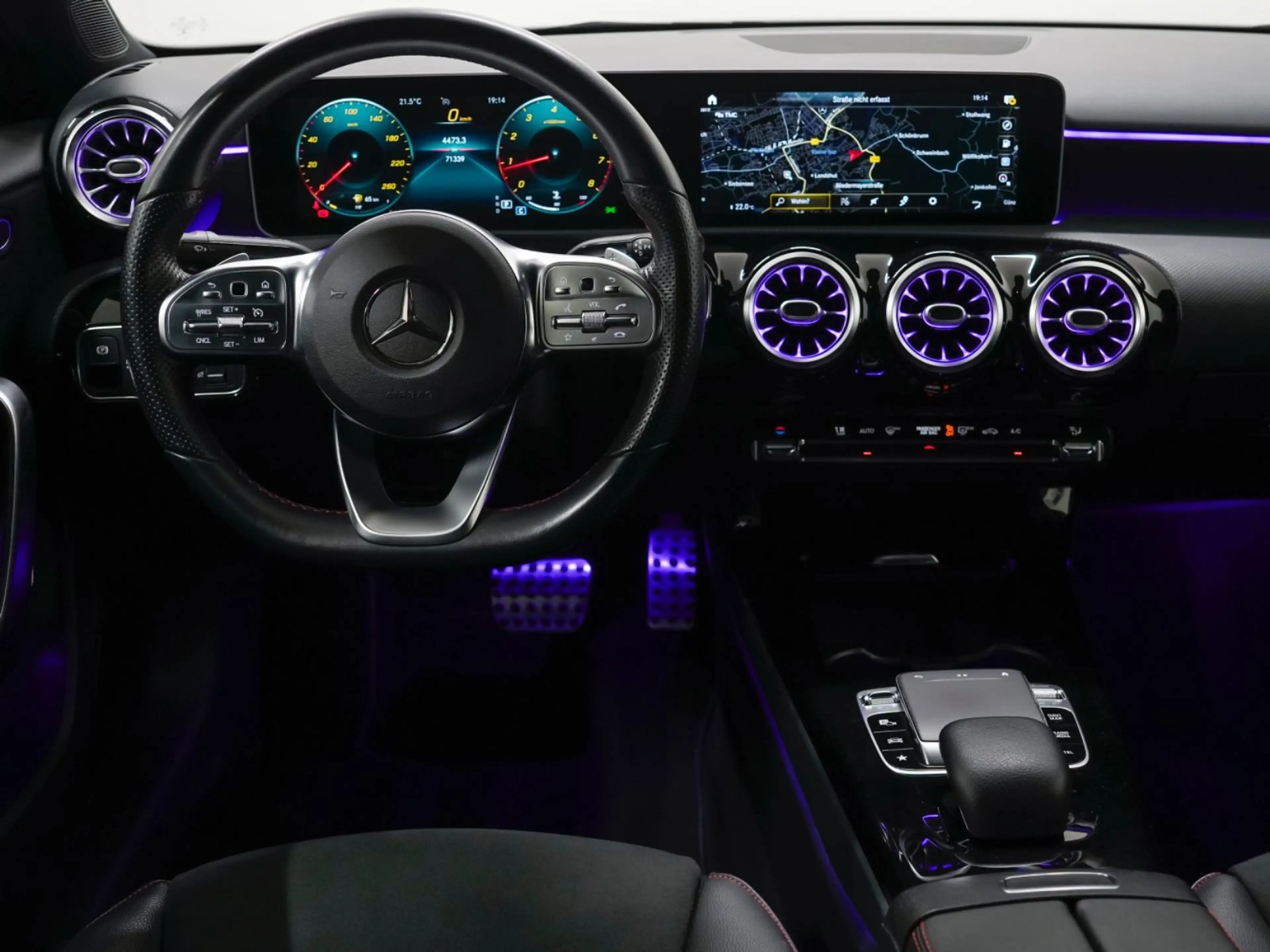 Mercedes-Benz A 200 AMG-LINE AMBIENTE/R-KAM/SPUR-H/WIDE-SCREEN — photo 14