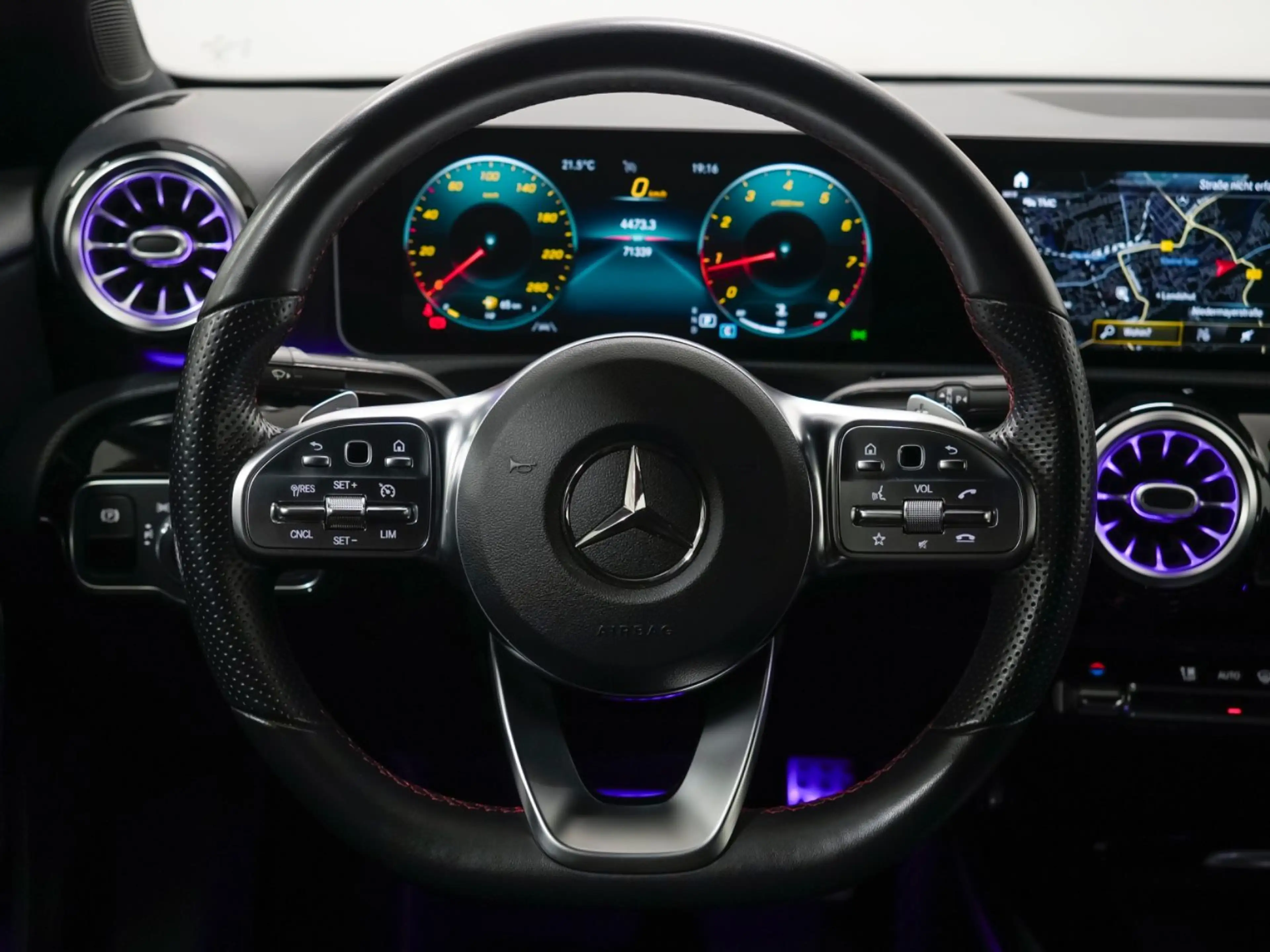 Mercedes-Benz A 200 AMG-LINE AMBIENTE/R-KAM/SPUR-H/WIDE-SCREEN — photo 15