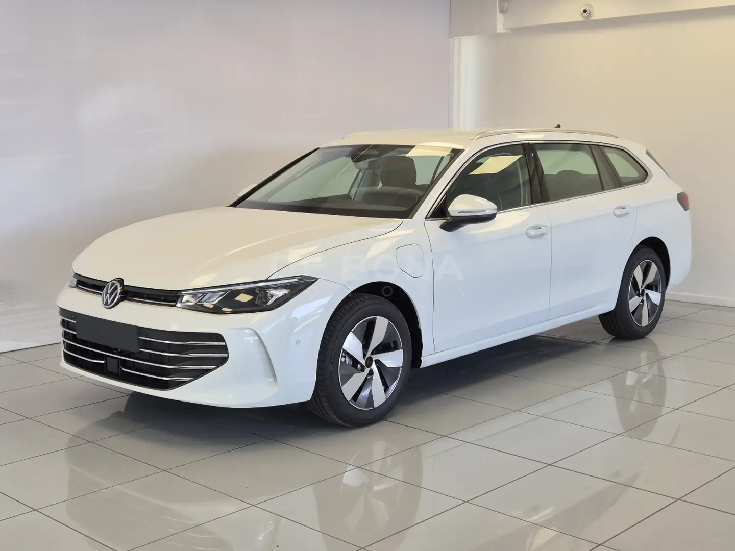 Volkswagen Passat Variant 1.5 tsi ehybrid business 204cv dsg Bianco - 1