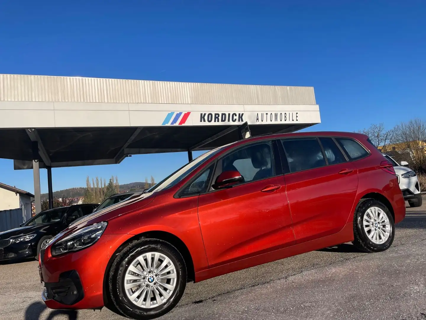 BMW 218 218iA GRAN TOURER "ADV."/NAVI/LED/PANO/CAM/SHZ Orange - 1