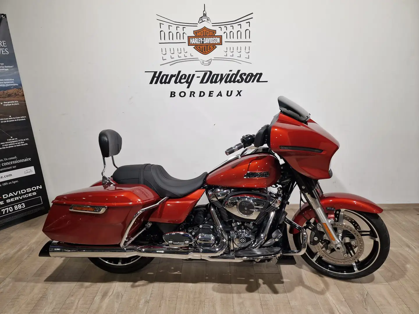 Harley-Davidson Street Glide Červená - 1