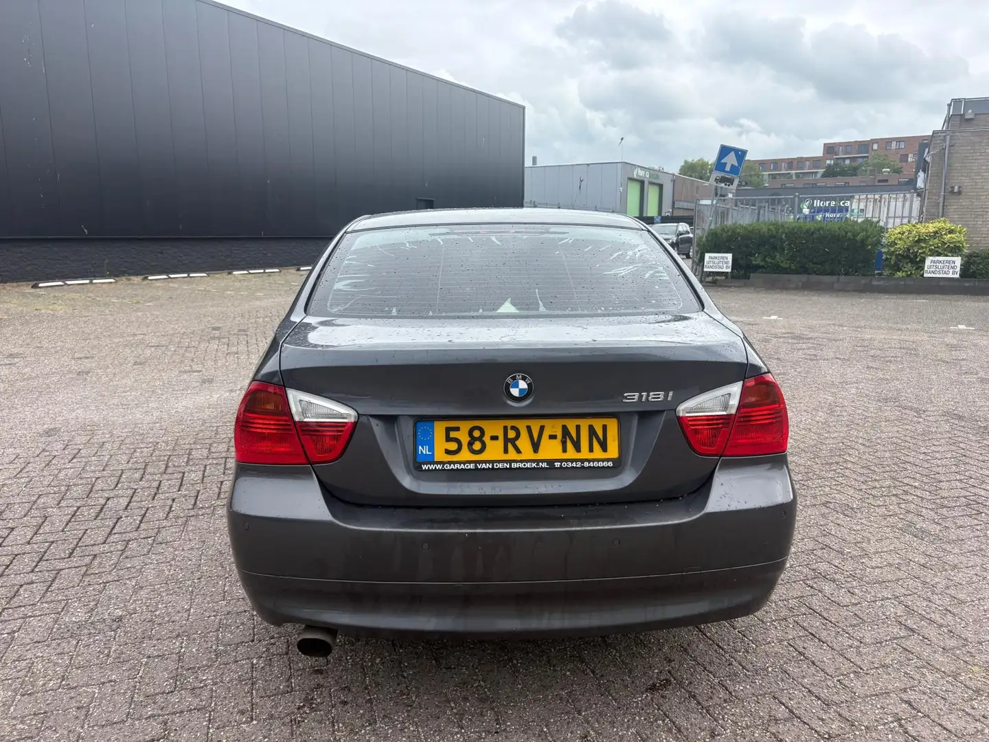 BMW 318 3-serie 318i Dynamic Executive Leer APK 2026 Grijs - 2