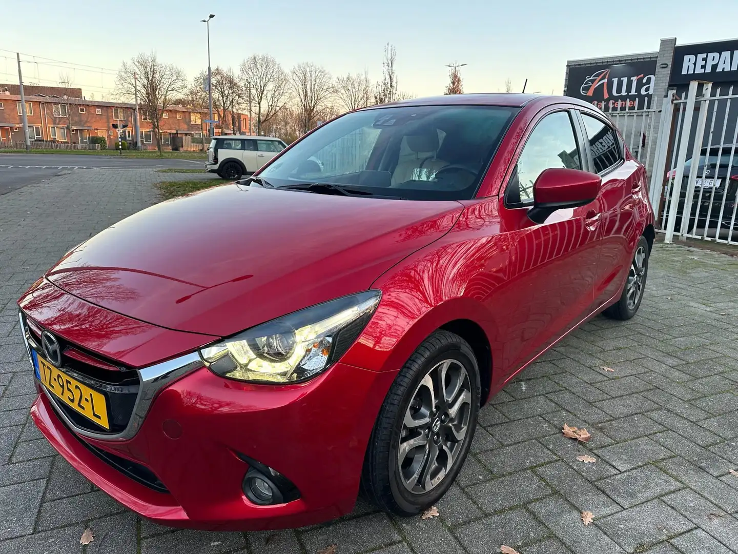 Mazda 2 1.5 Skyactiv-G GT-M Rood - 2