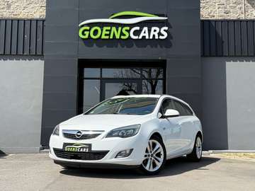 Astra Sports Tourer 1.7CDTi CRUISE,CLIM,GPS…