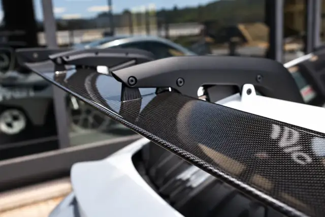 Porsche 911 view 11