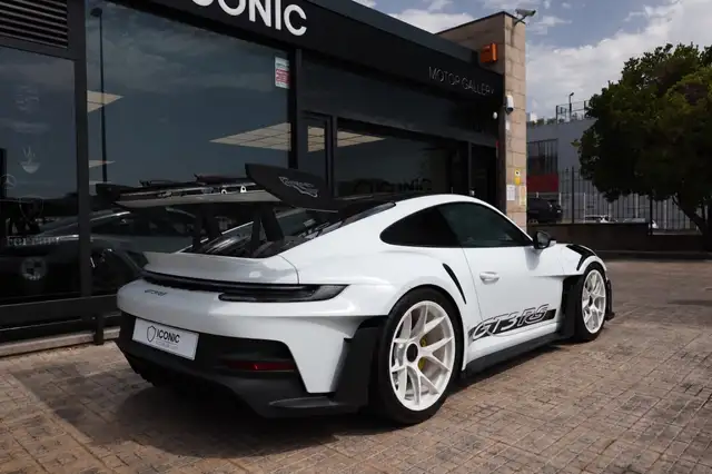 Porsche 911 view 8