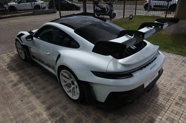 Porsche 911 view 13