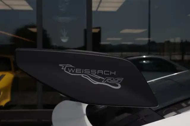 Porsche 911 view 10