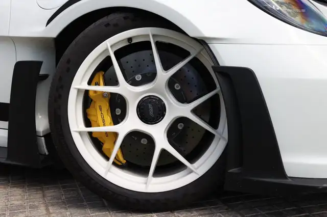 Porsche 911 view 2