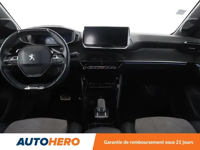 Peugeot 208 view 12