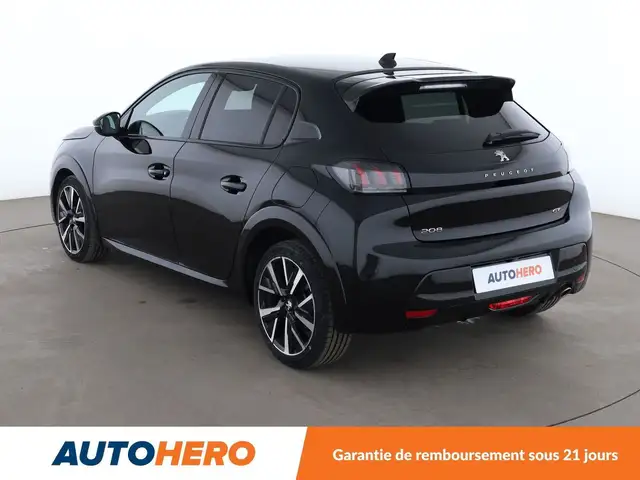 Peugeot 208 view 4
