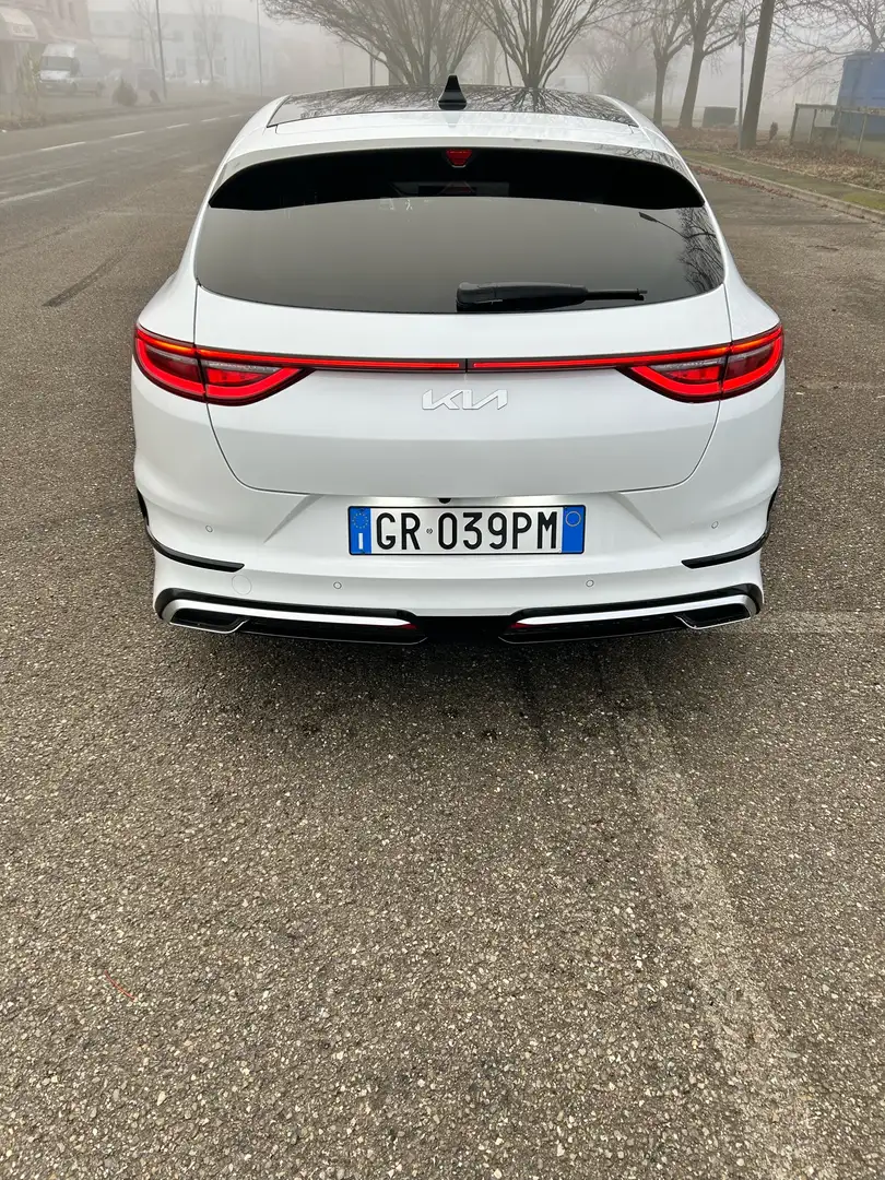 Kia ProCeed / pro_cee'd 1.5 t-gdi GT Line Special Edition 160cv dct Weiß - 2