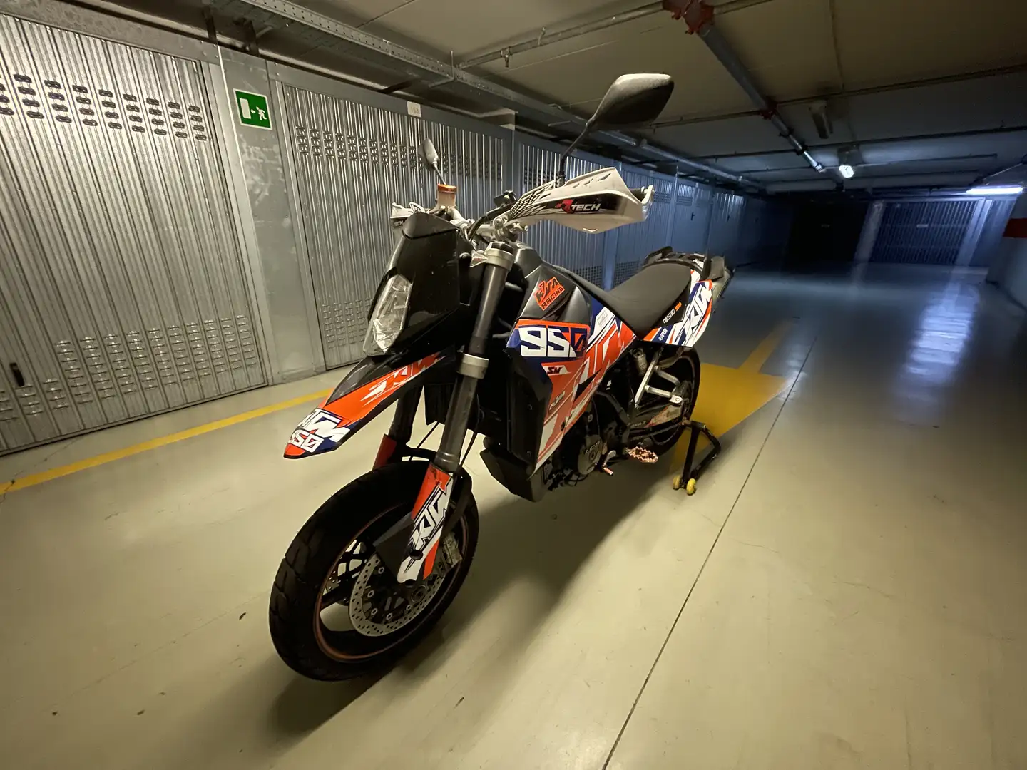 KTM 950 Supermoto SM - 2