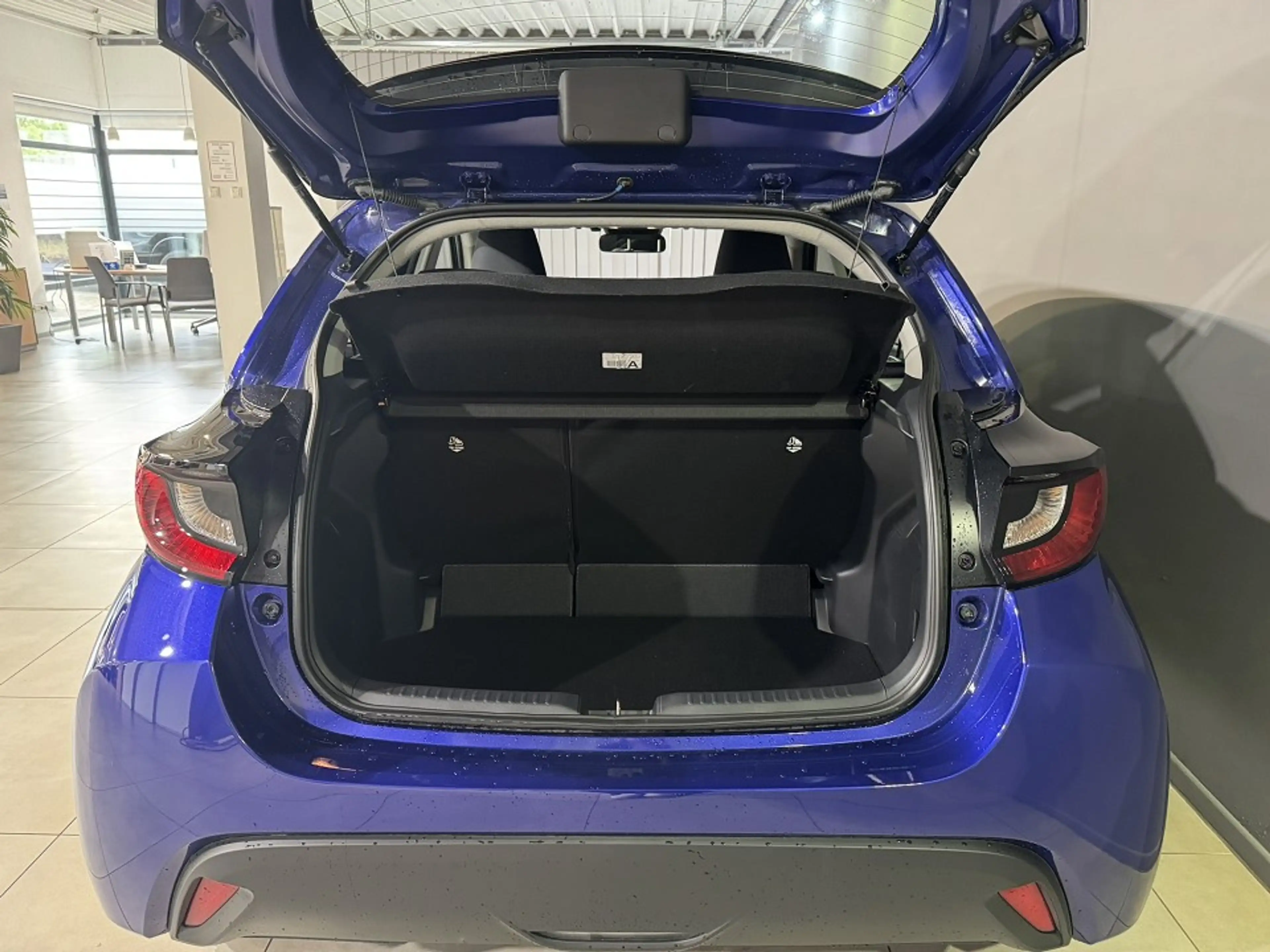 Mazda 2 Hybrid 5HB 1.5L Hybrid VVT-i 116 CVT FWD Centre-Li — photo 5