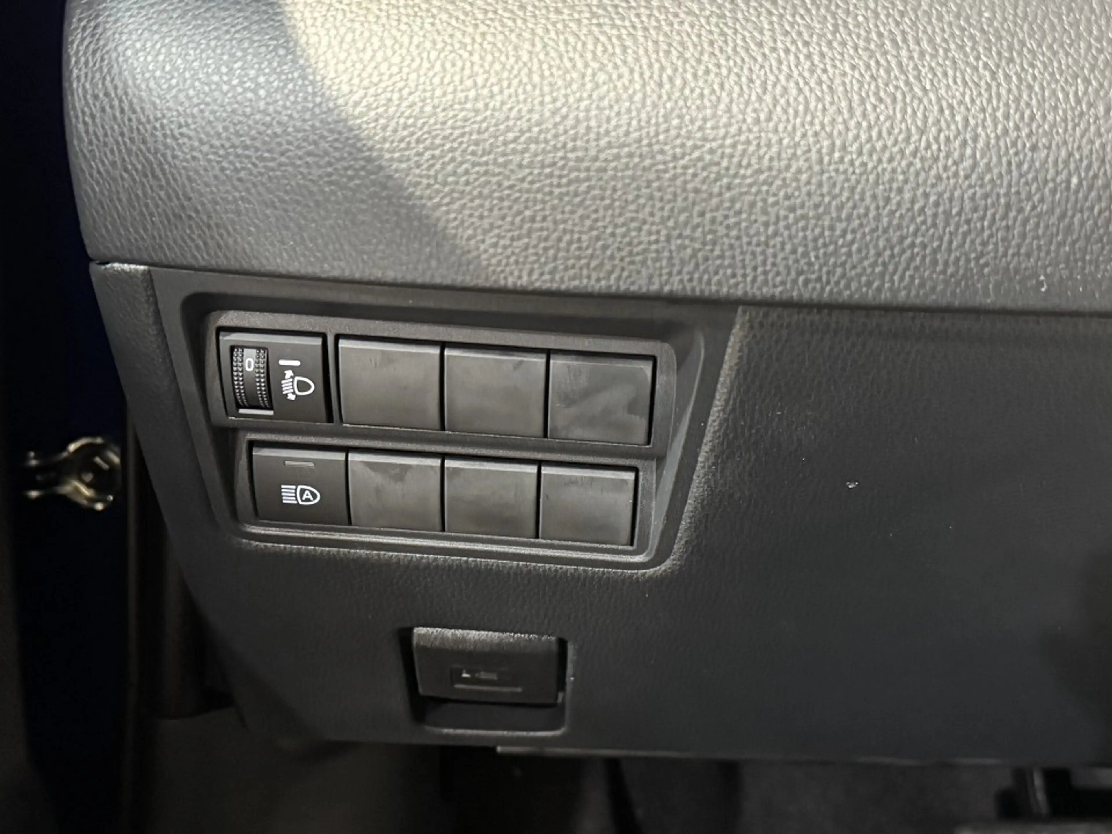 Mazda 2 Hybrid 5HB 1.5L Hybrid VVT-i 116 CVT FWD Centre-Li — photo 10