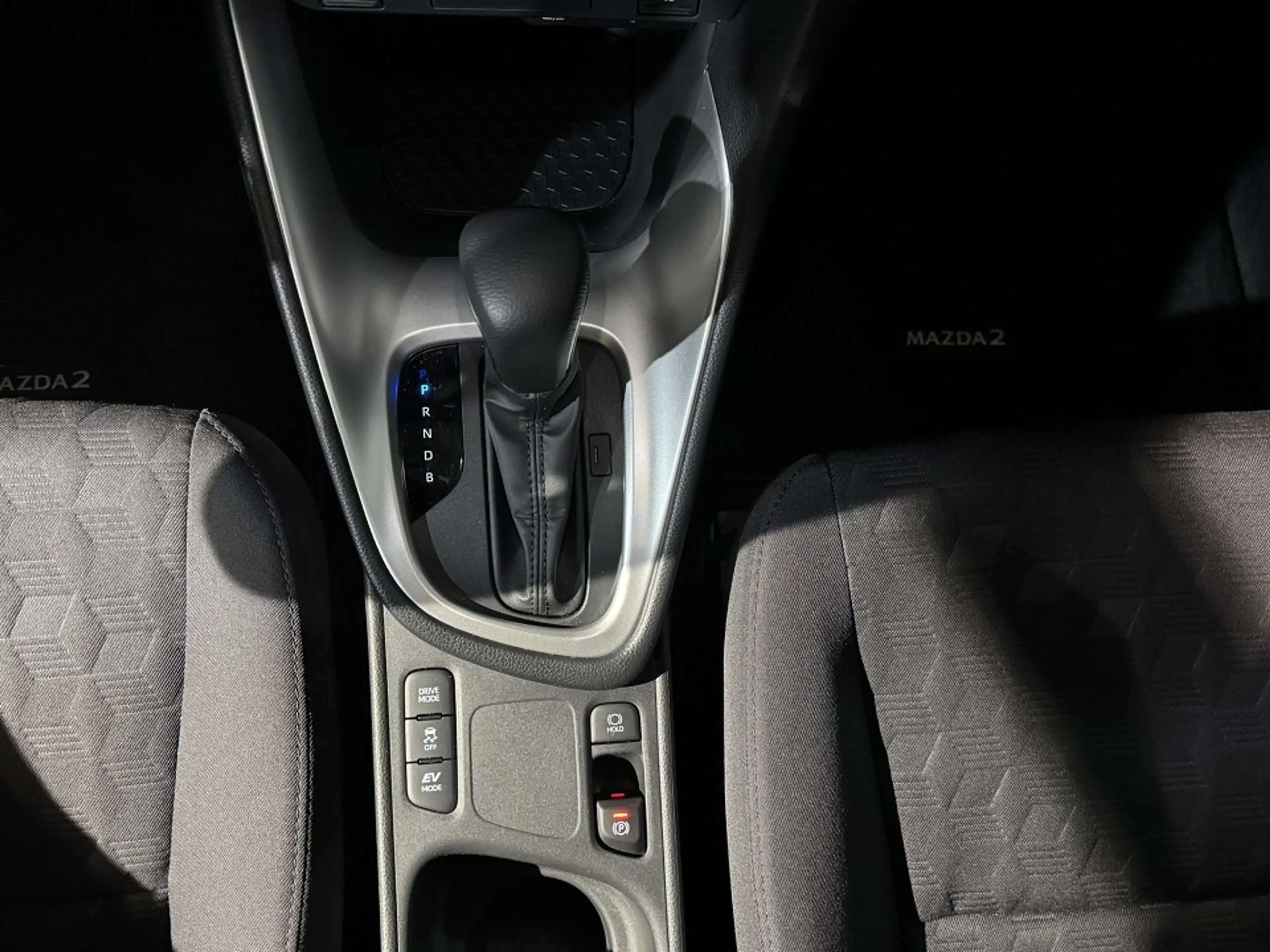 Mazda 2 Hybrid 5HB 1.5L Hybrid VVT-i 116 CVT FWD Centre-Li — photo 11