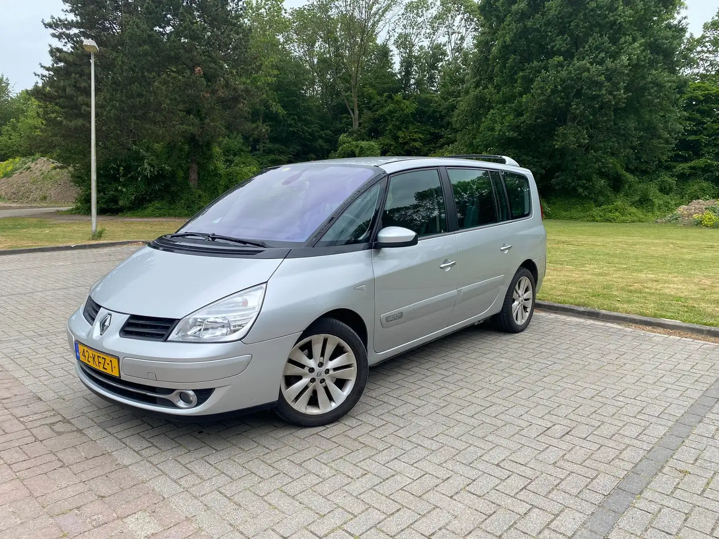 Renault Espace Espace 2.0T Série Lim. 25 srebrna - 1