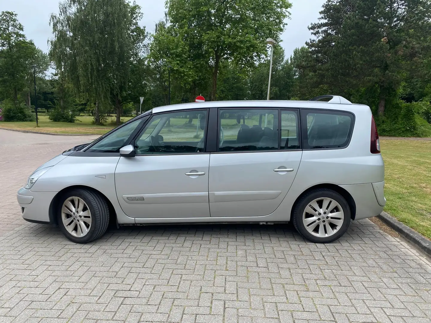 Renault Espace Espace 2.0T Série Lim. 25 srebrna - 2