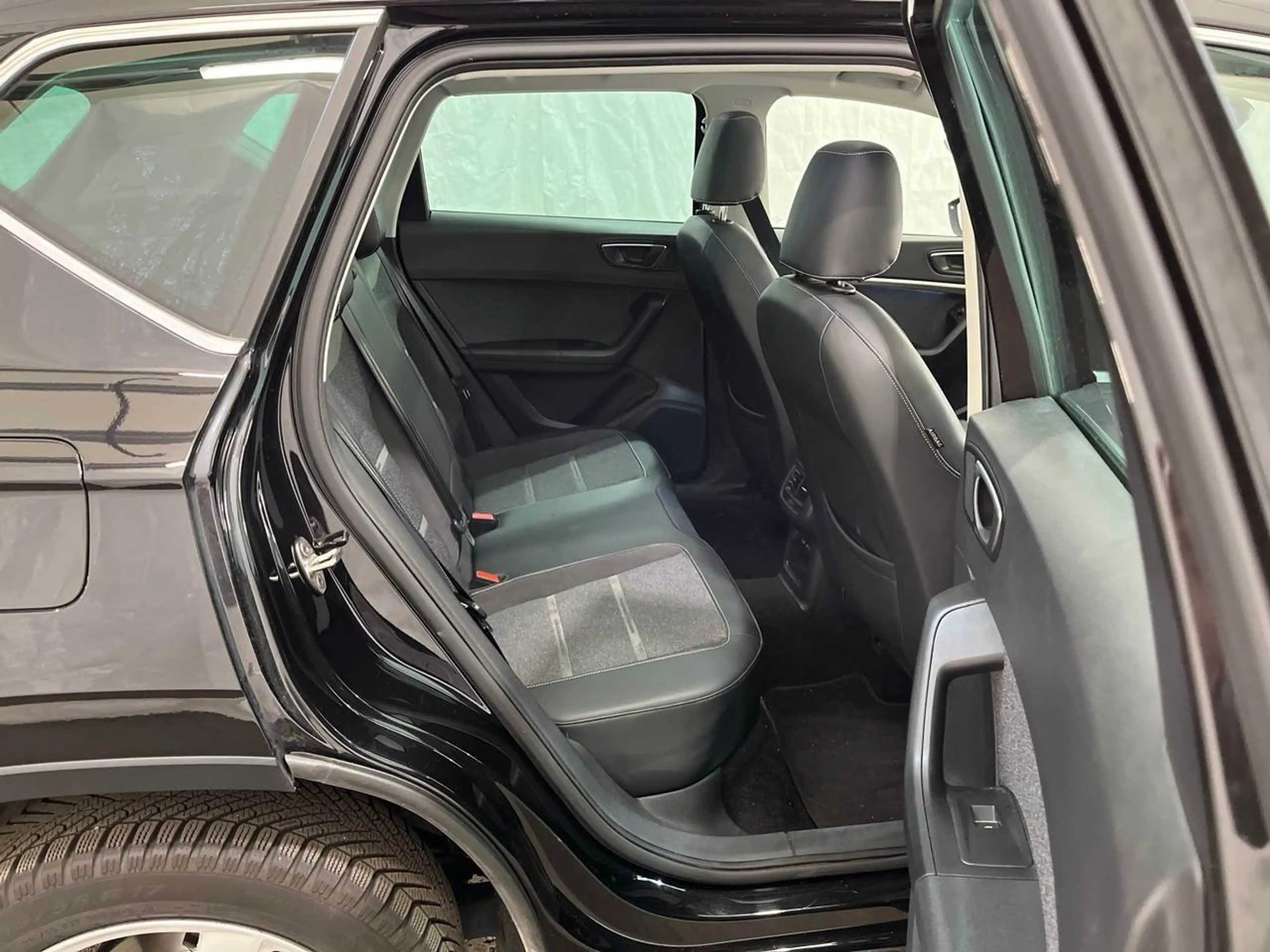 SEAT Ateca 2.0 TDI Xperience S-Dach Key LED Navi RKam — photo 11