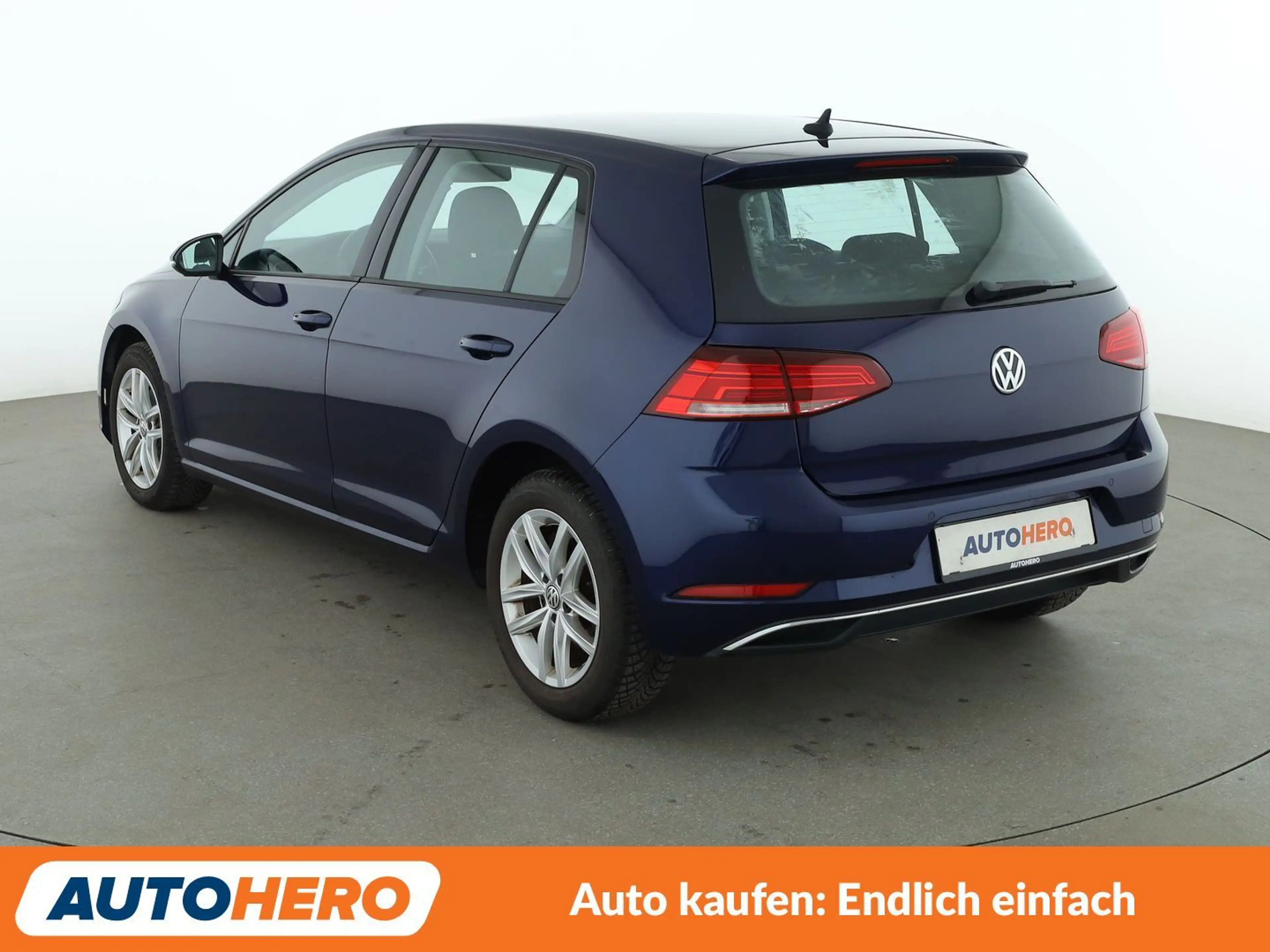Volkswagen Golf 1.6 TDI Comfortline BMT Aut*NAVI*ACC*PDC*SHZ* — photo 4