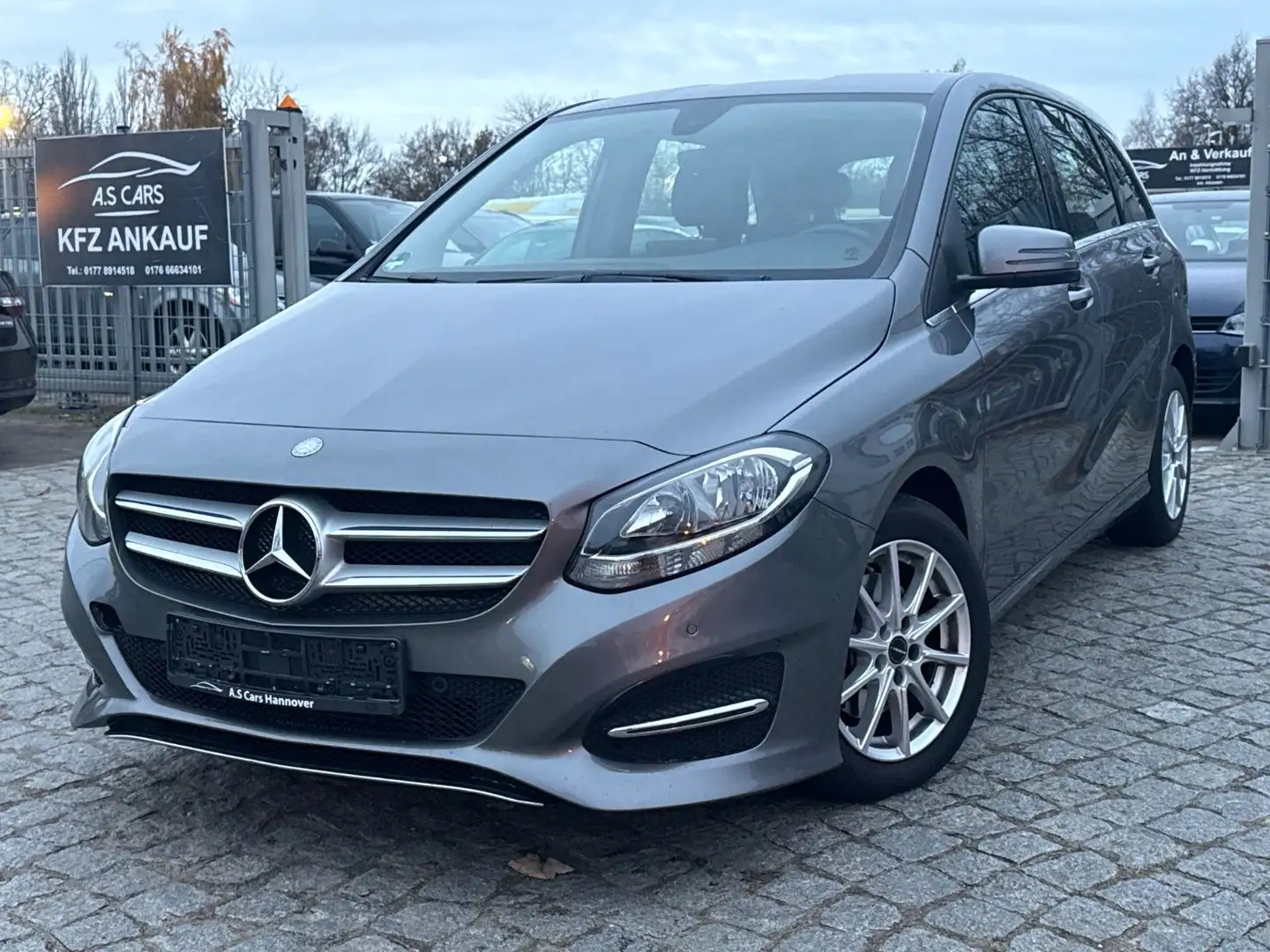 Mercedes-Benz B 200 d Urban*Automatik*Kamera*Euro6*2HD*Euro6 Grau - 1