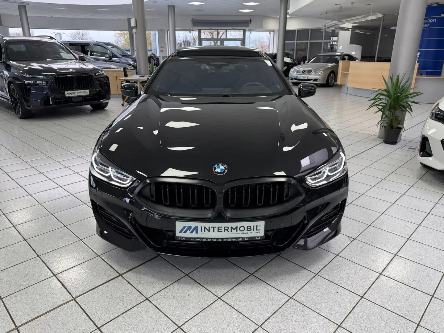 BMW 840 d Gran Coupé xD M-Sport Pro*PANO*SOFT*B&W* Schwarz - 2