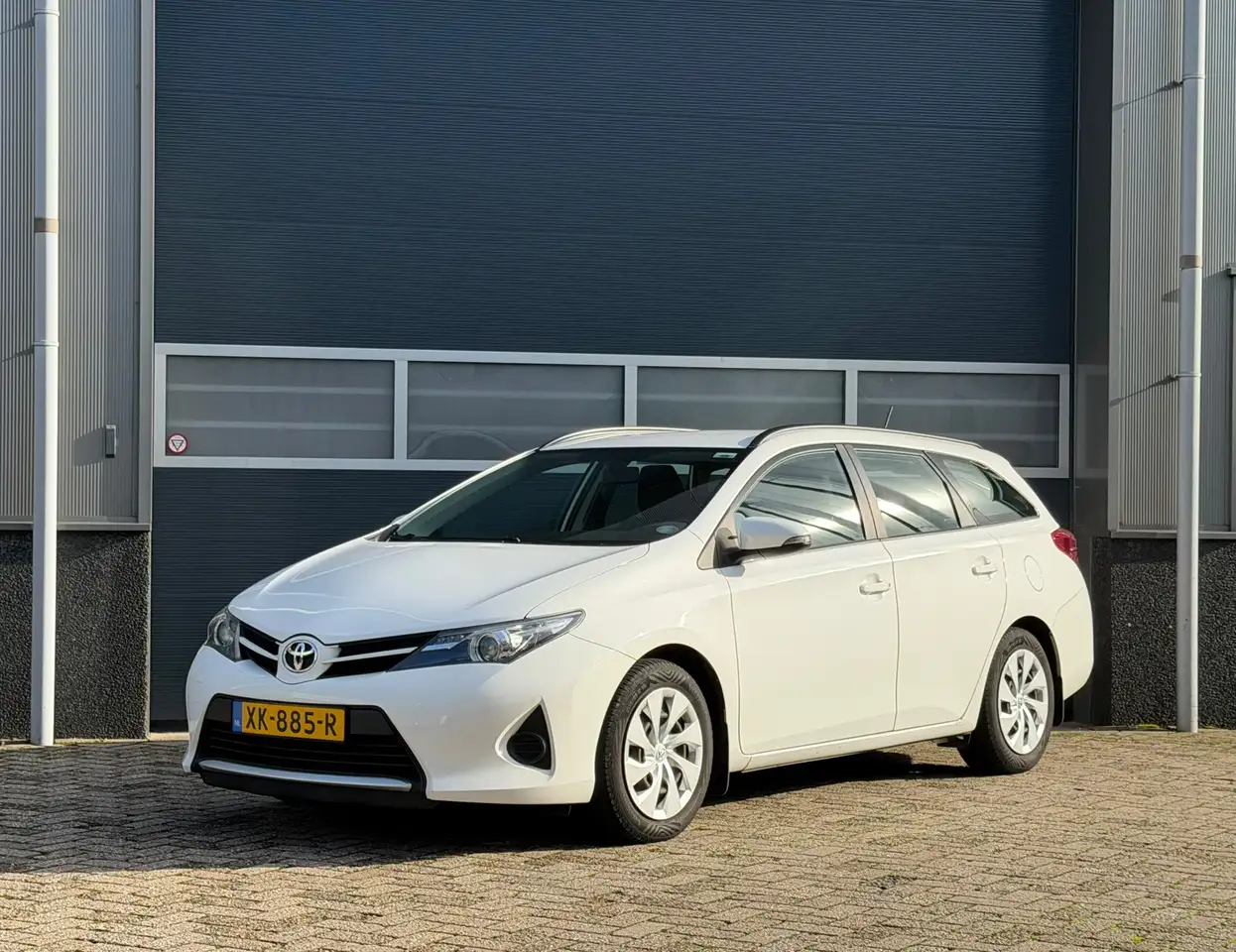 Toyota Auris 1.3 Aspiration bj.2014 Camera|Clima|Trekh|Stoelver — photo 1 of 21