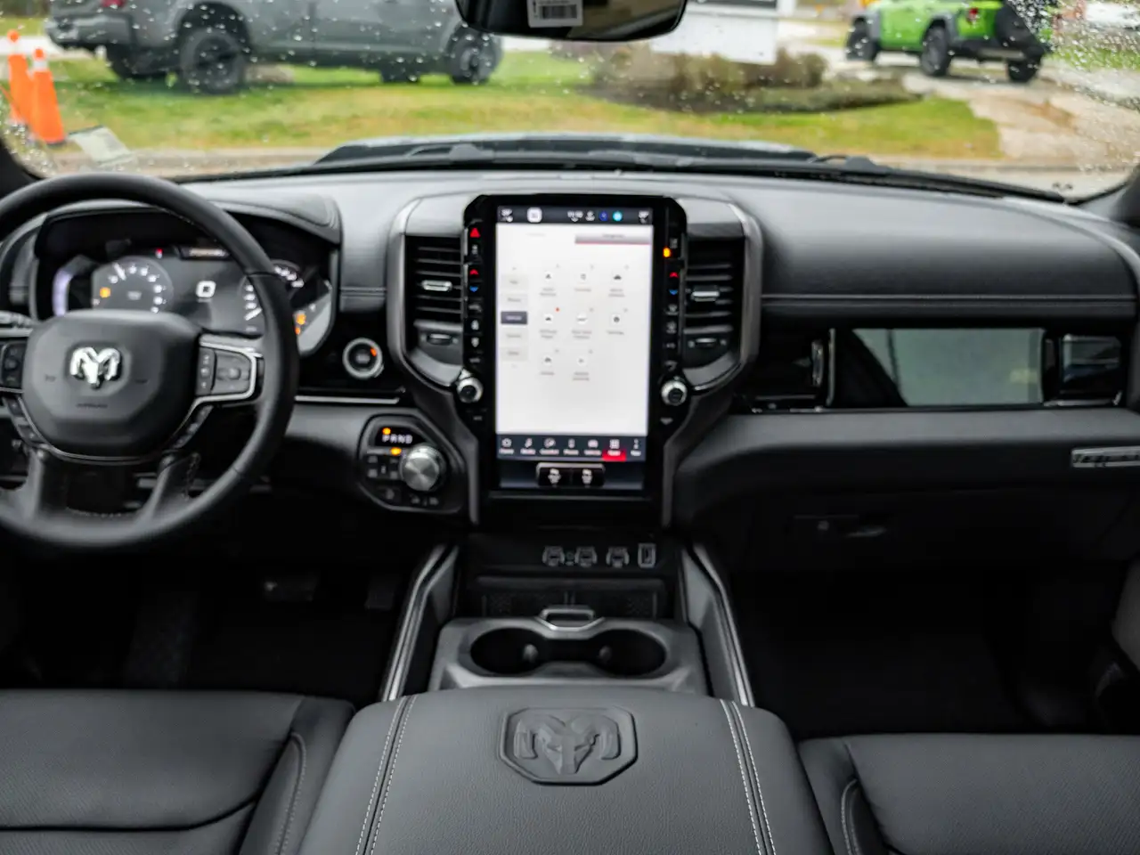 RAM 1500 снимка RAM 1500