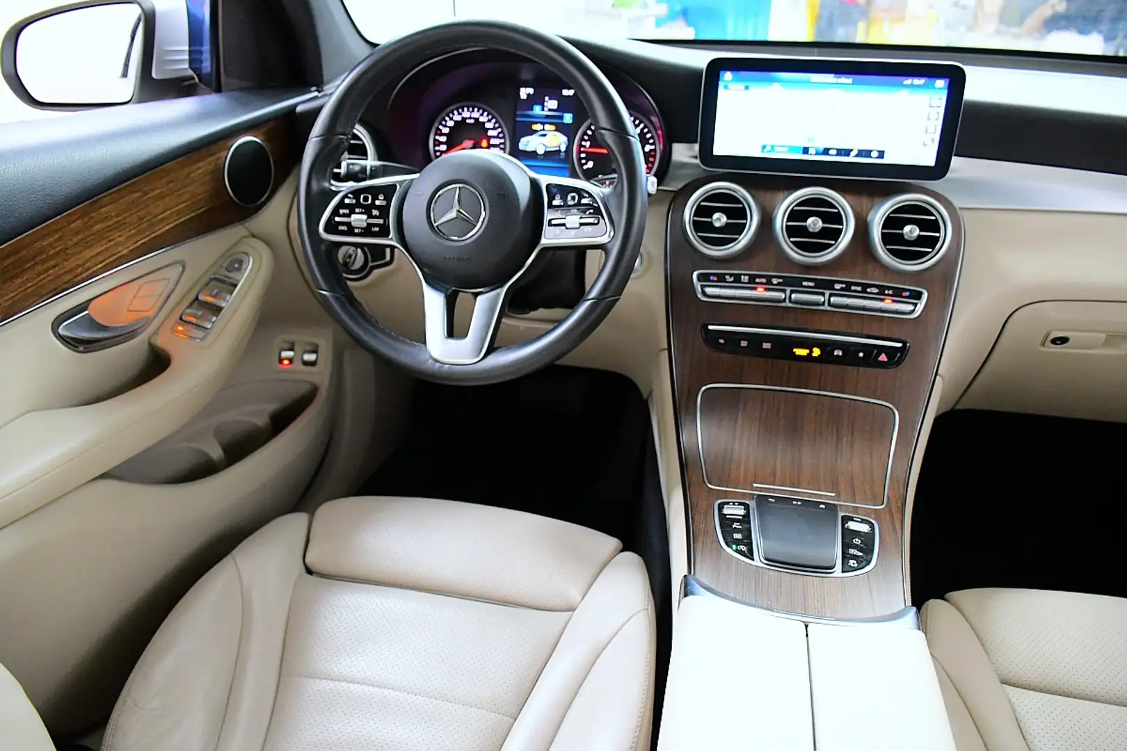 Mercedes-Benz GLC 200 d Coupé Aut. Silber - 2