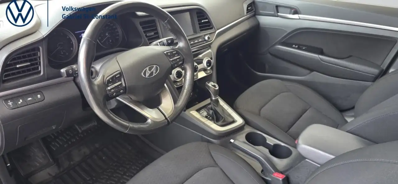 Hyundai ELANTRA снимка Hyundai ELANTRA