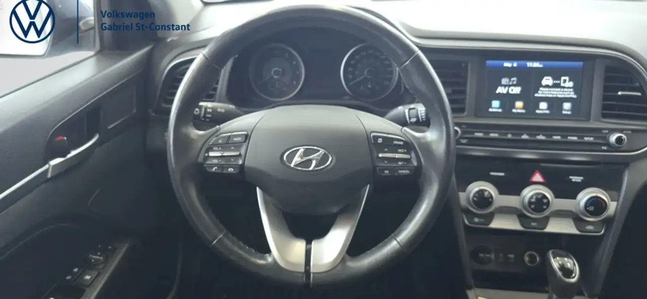 Hyundai ELANTRA снимка Hyundai ELANTRA