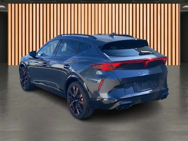 Cupra Formentor view 4