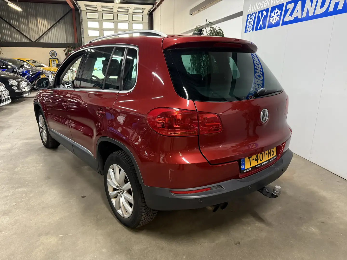 Volkswagen Tiguan 2.0 TDI Sport&Style 4Motion Rood - 2