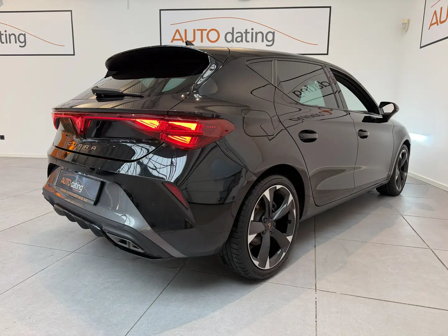 CUPRA Leon Leon 1.5 eTSI MHEV Business DSG Zwart - 2