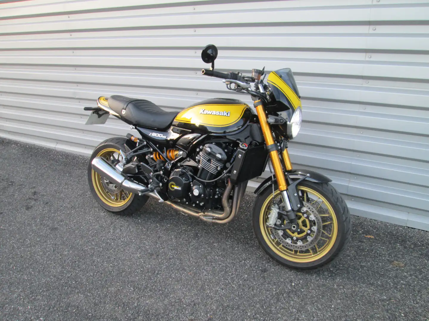 Kawasaki Z900RS Jaune - 1