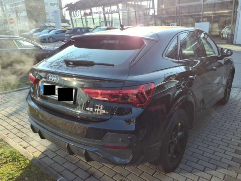 Audi Q3 45 1.4 TFSI e basis — photo 2