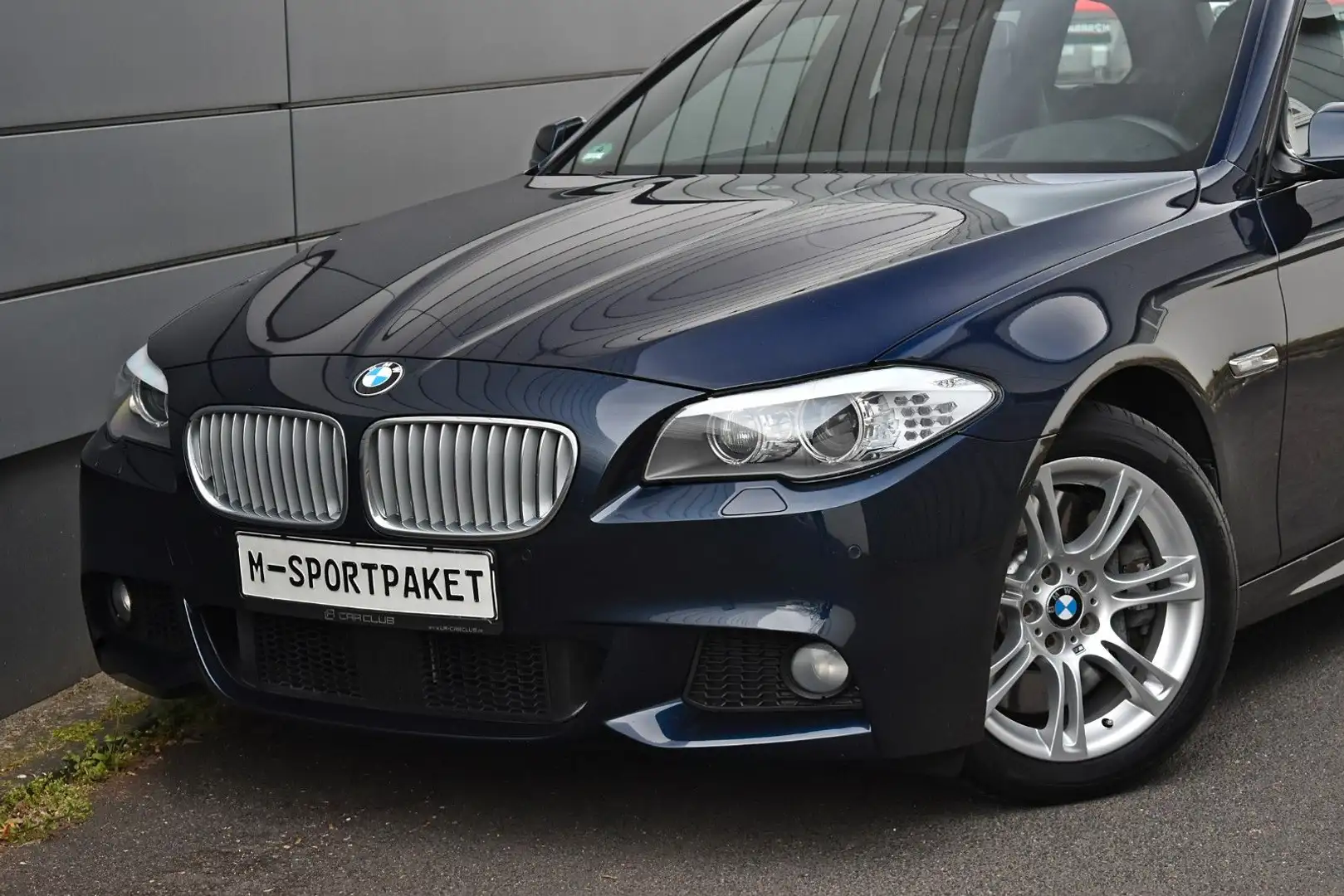 BMW 550 i Tour.*M-Paket! Dt. Fahrzeug! lückenlos BMW* Bleu - 1