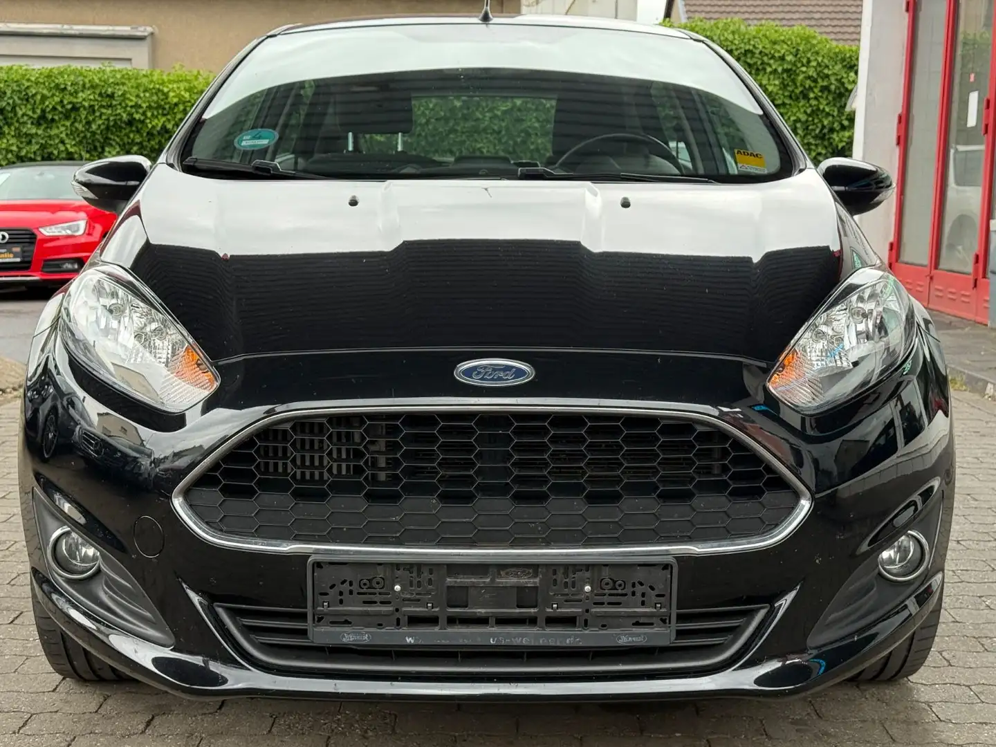 Ford Fiesta KLIMAAUT./SHZ/AHK/TÜV 05.26/91.000KM Schwarz - 2