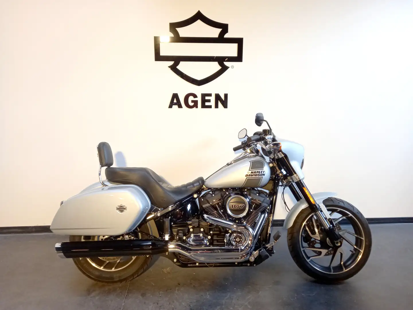 Harley-Davidson Sport Glide - 2