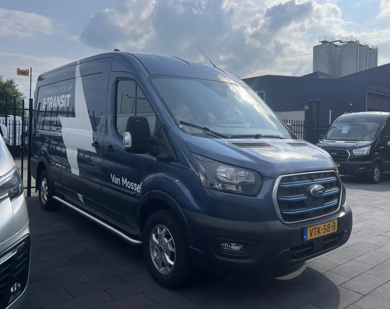 Ford E-Transit 350 L3H2 Trend 68 kWh | 360-graden camera | Naviga Синий - 2