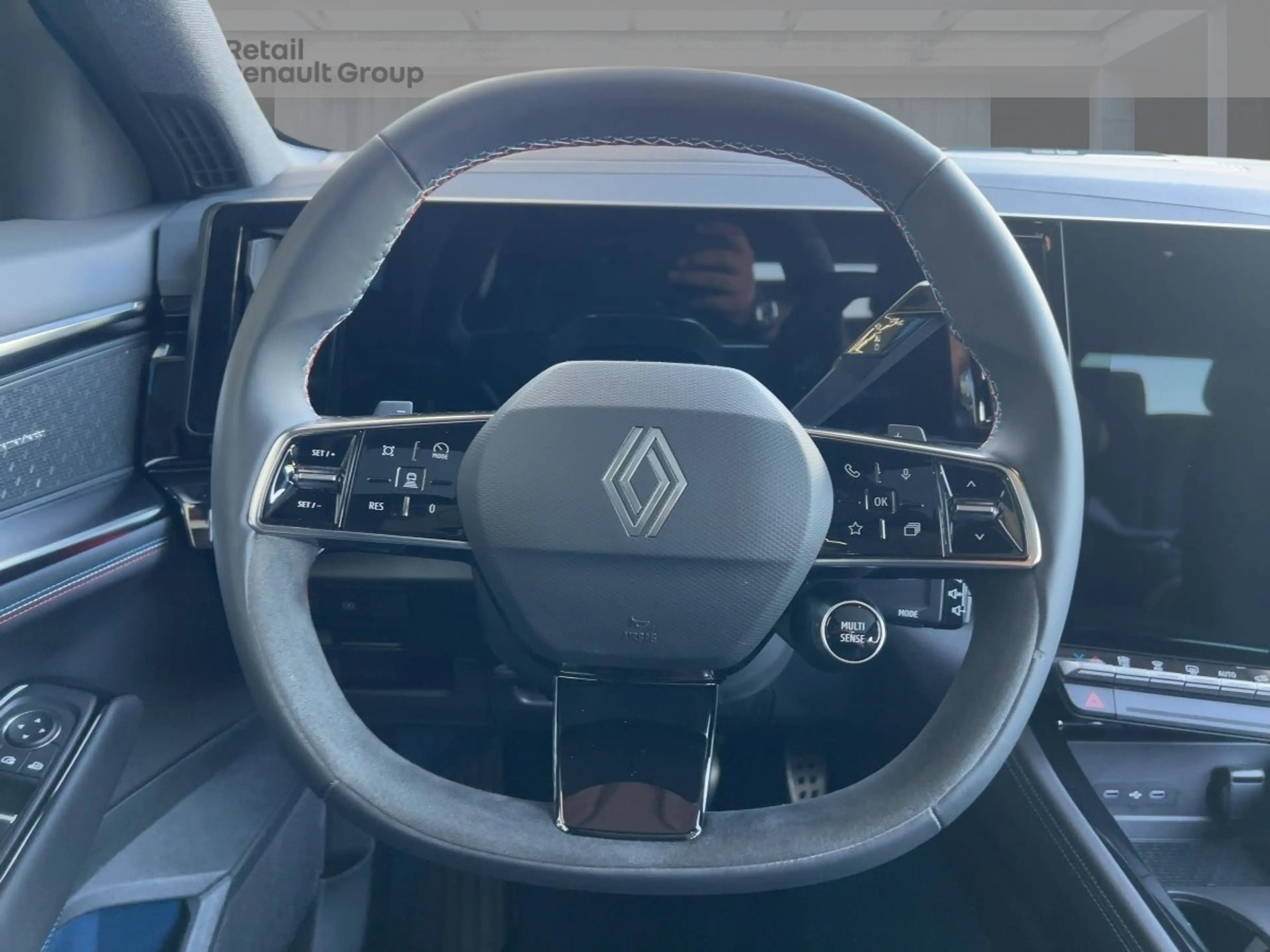 Renault Rafale Atelier Alpine E-Tech Plug-in Hybrid 300 4x4 — photo 11