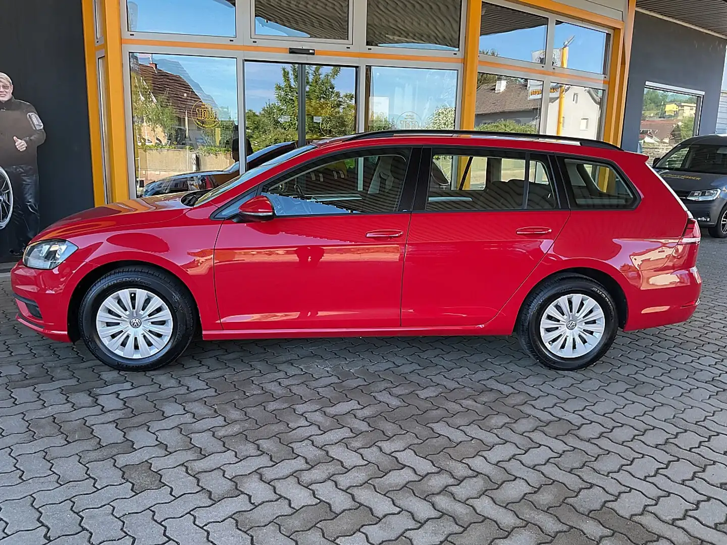 Volkswagen Golf Variant 1,6 TDI SCR Rot - 2