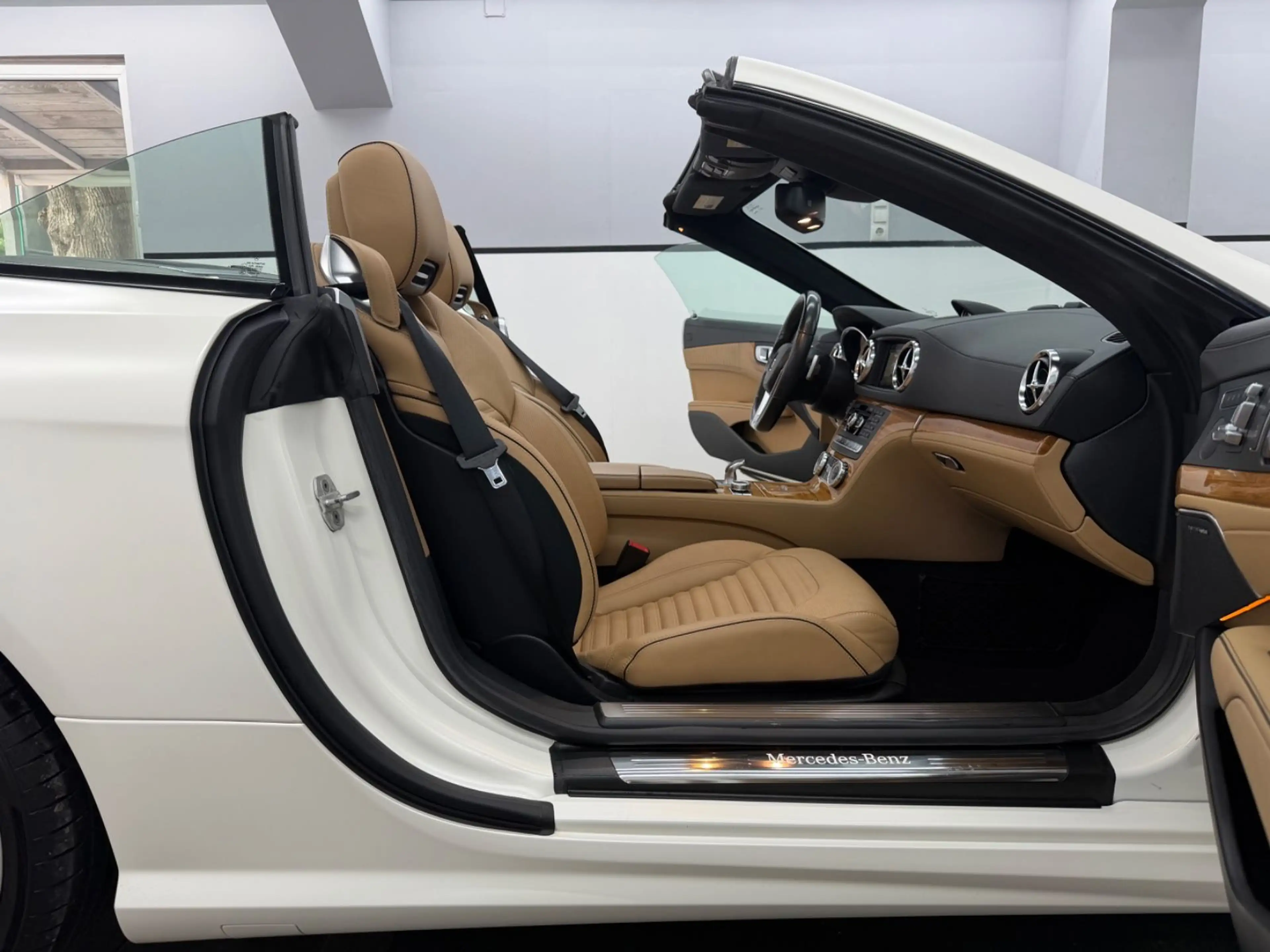 Mercedes-Benz SL 500 AMG Designo Magno Kaschmirweiss/Vollausst — photo 15