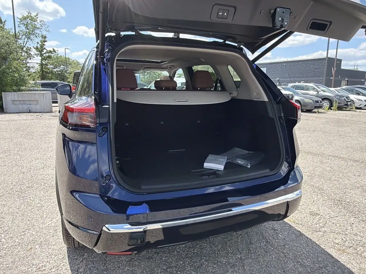 Nissan Rogue снимка Nissan Rogue