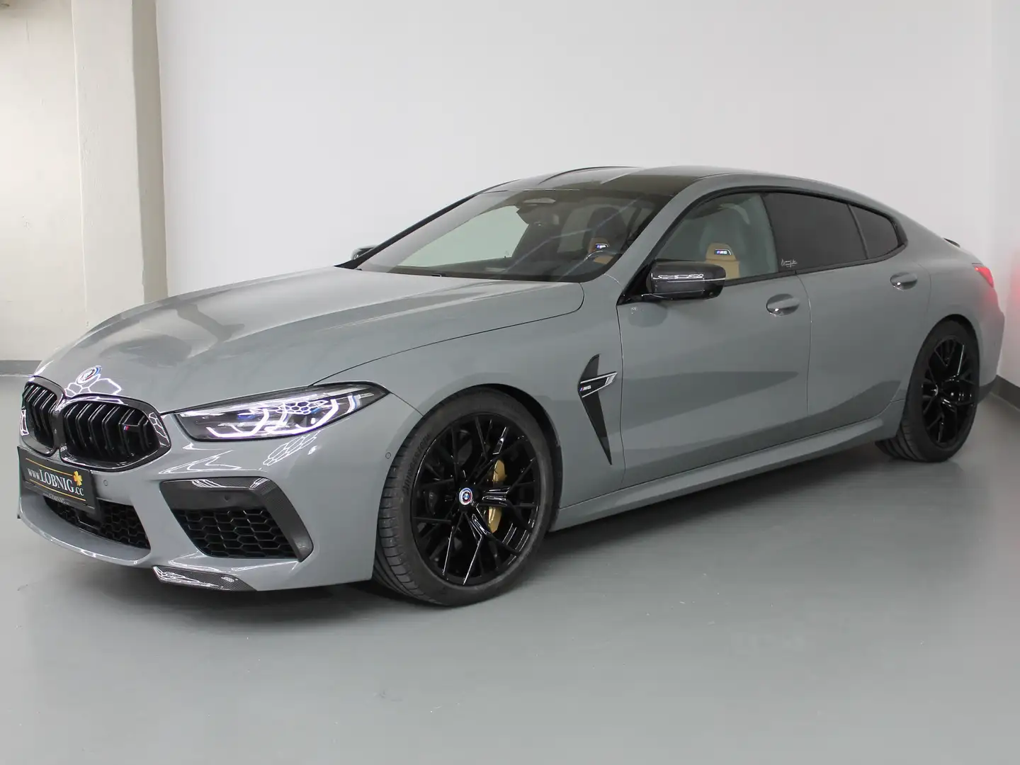 BMW M8 Competition Gran Coupe | Ceramic | B&W | Voll Grau - 1