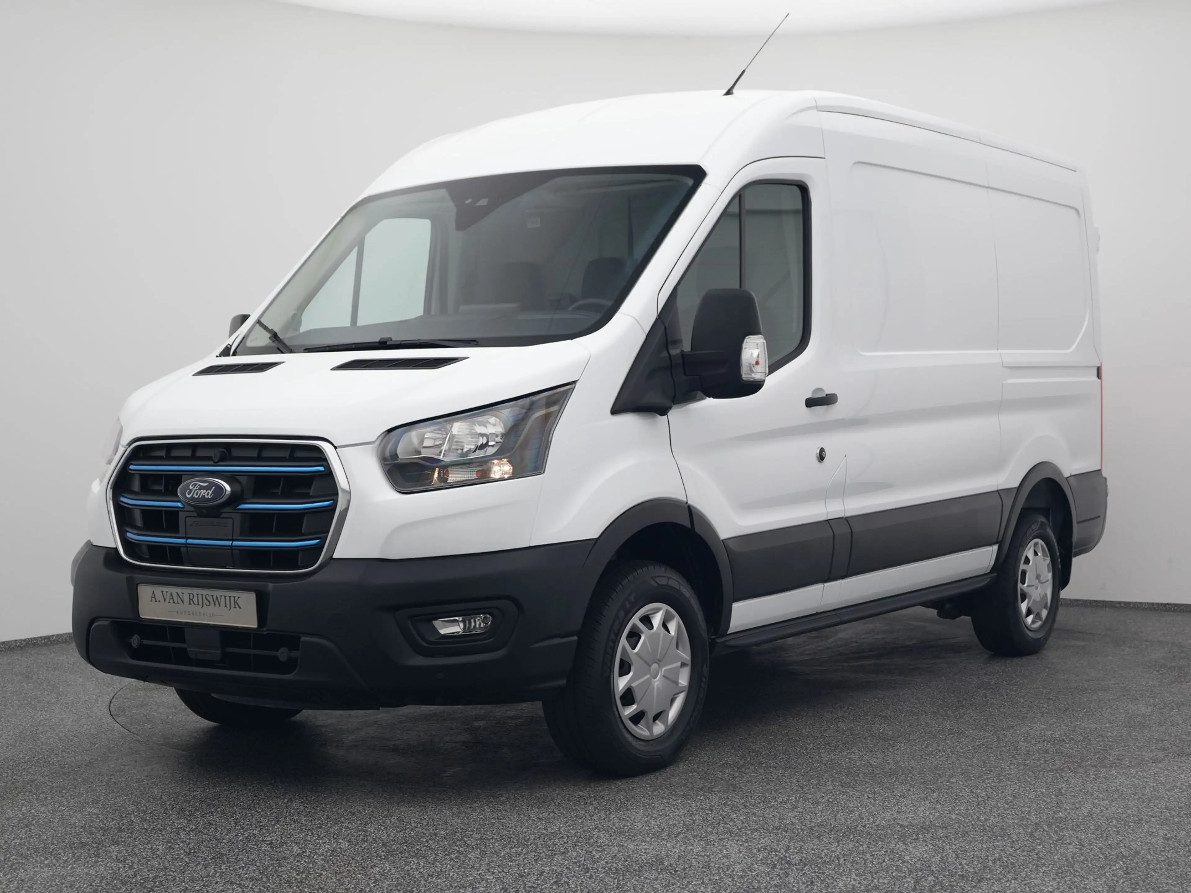 Ford E-Transit 350 L2H2 Trend 68 kWh | CAMERA | CARPLAY | STOELVE