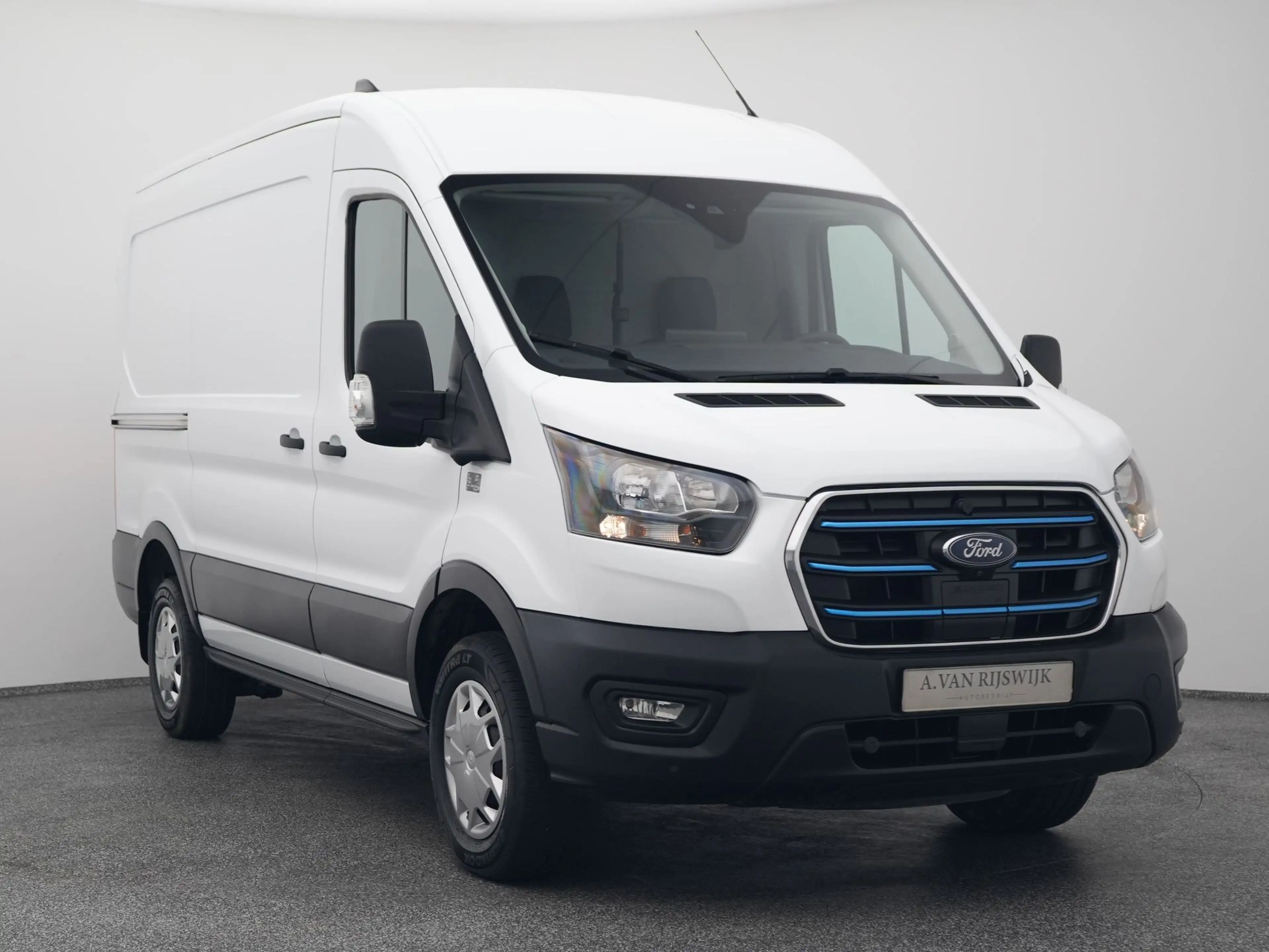 Ford E-Transit 350 L2H2 Trend 68 kWh | CAMERA | CARPLAY | STOELVE — photo 2