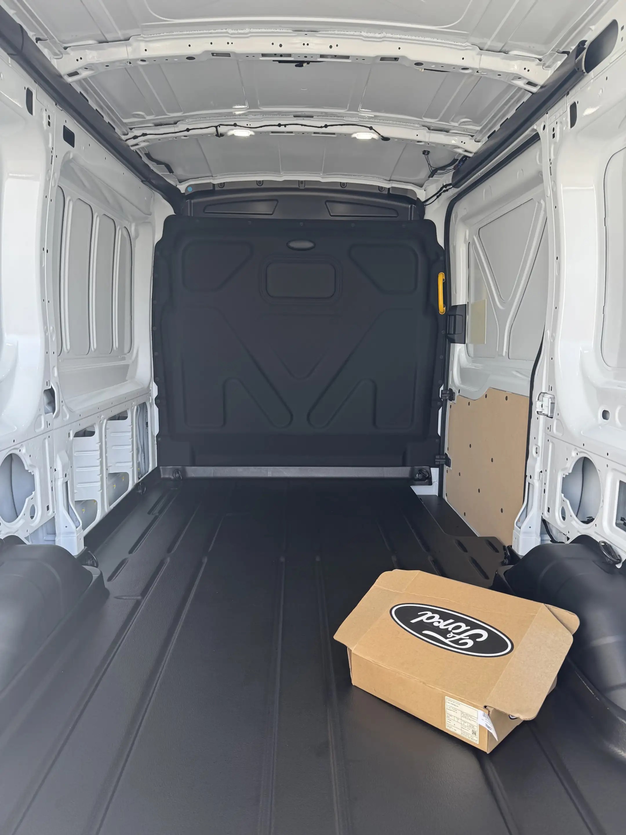 Ford E-Transit 350 L2H2 Trend 68 kWh | CAMERA | CARPLAY | STOELVE — photo 12